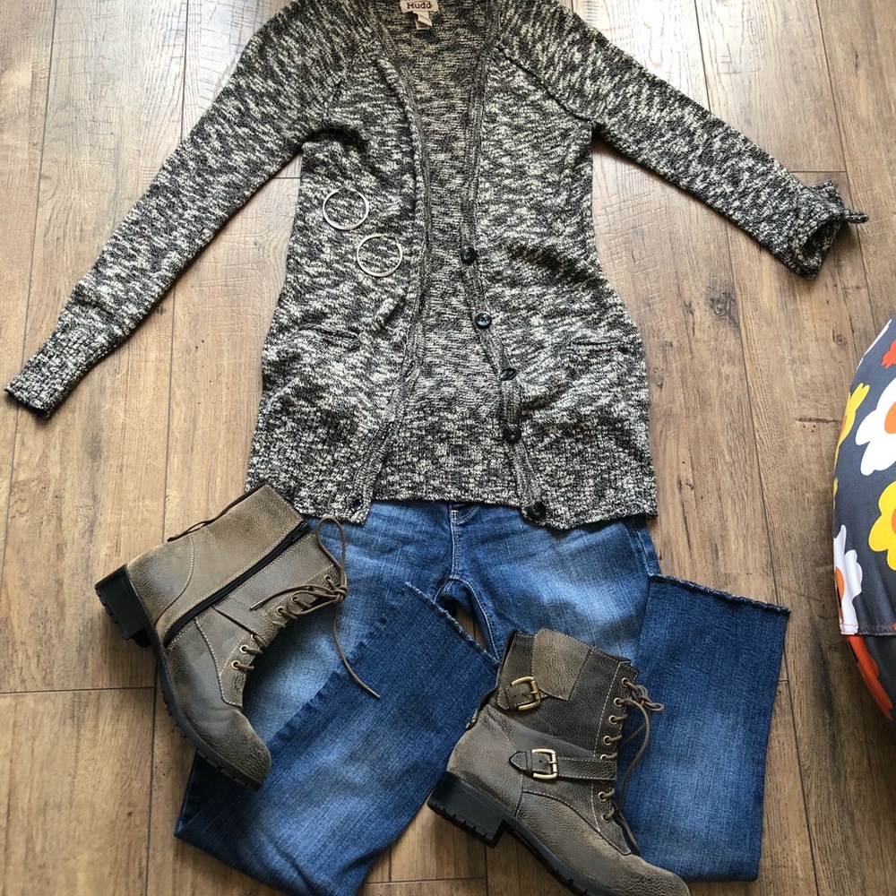 Mudd long sleeves cardigan sweater medium size